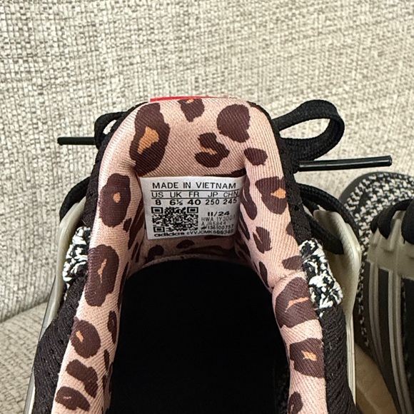 adidas Ultraboost 1.0 Leopard - Picture 13 of 15